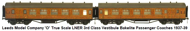 Leeds Model Company 'O' gauge LNER 3rd Class Vestibule Bakelite Passenger Coaches 1937-39
