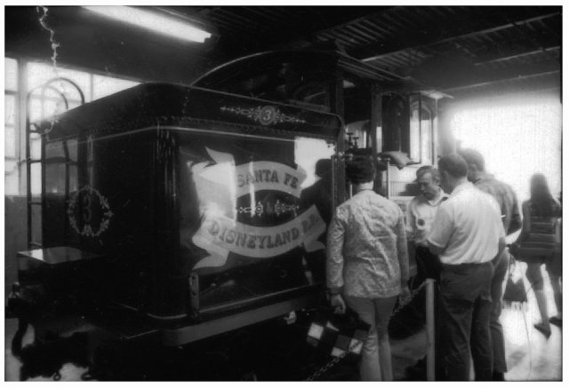 disneylandtrainbarntour4.jpg