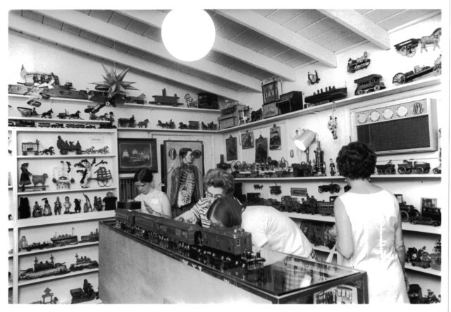 wardsantiquetoycollecton2.jpg