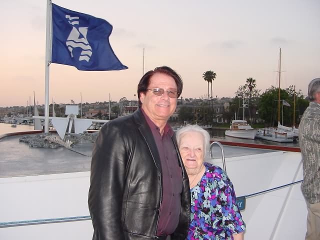 bobaliciacaplanonthedinnercruise.jpg
