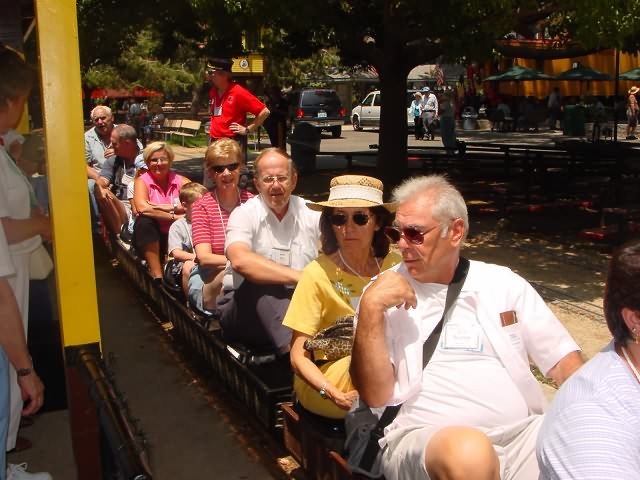 enjoyingtheridesatthelosangeleslivesteamers.jpg