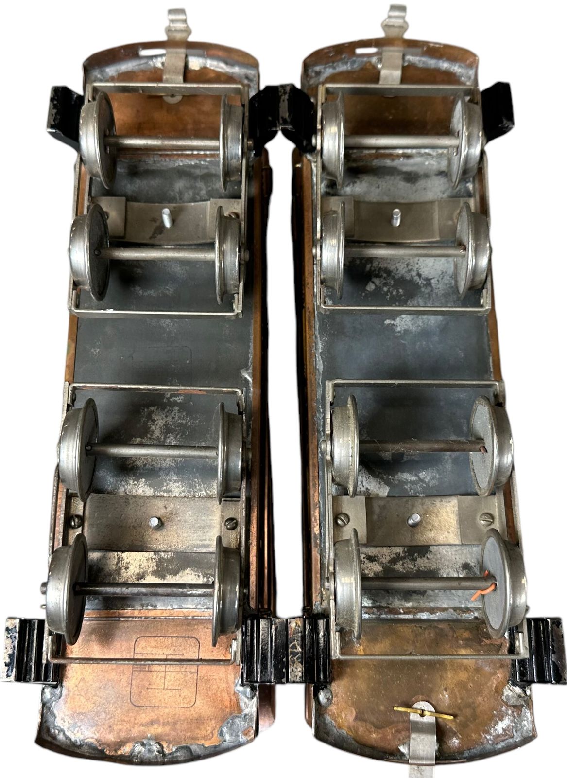 Cantey Johnson built Grammes Standard ga set with Lionel motor, drive unit and non-powered wheel set in loco, fit with Lionel type couplers