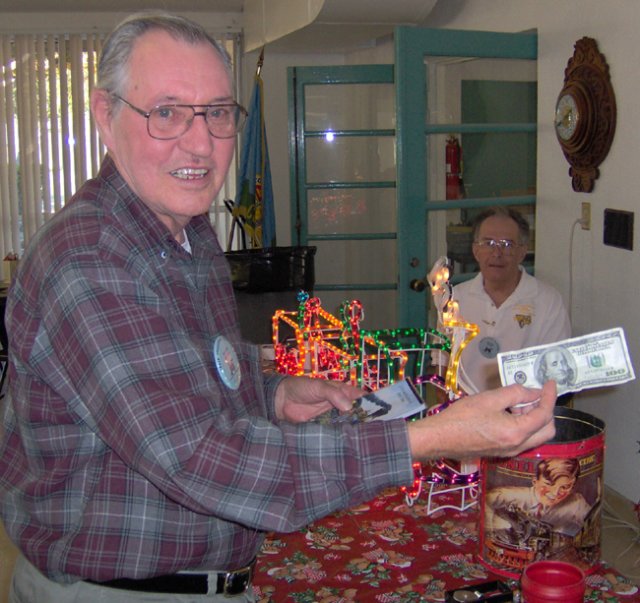 raysuggwasthe100winneratthedecember2004meet.jpg