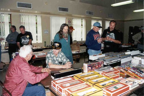 tabletradinggoingonatthemeet.jpg